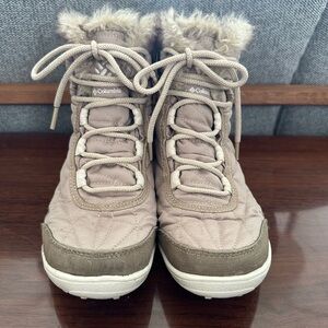 Columbia Women's Tan Quilted Winter Boots, Size 7